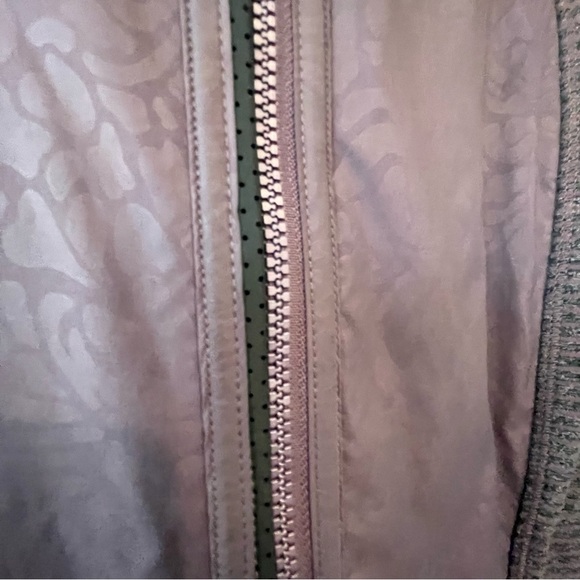 lululemon athletica Rebel Runner jacket Women's Lavender suze8 - Picture 6 of 16